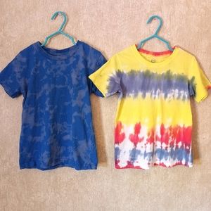 Boy's multicolored tie dye and bleached blue t shirts size 4T 5T